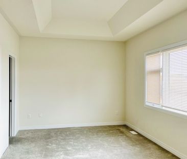 For Lease - 1371 Klondike Court, Oshawa, Ontario - Photo 3