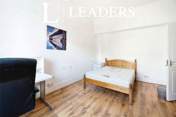 5 bedroom house to rent Britannia Road North, Southsea, PO5 - Photo 1