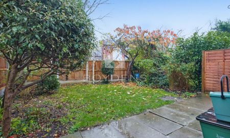 Victoria Gardens, Colchester - Photo 3