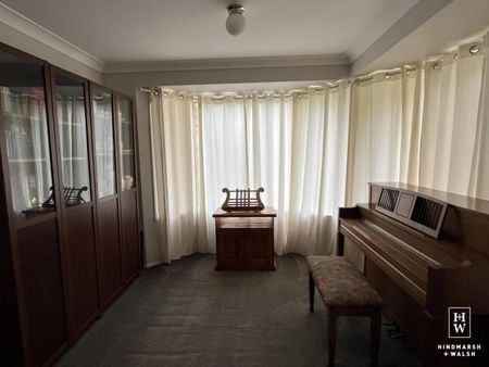 Spacious Family Home - Photo 5