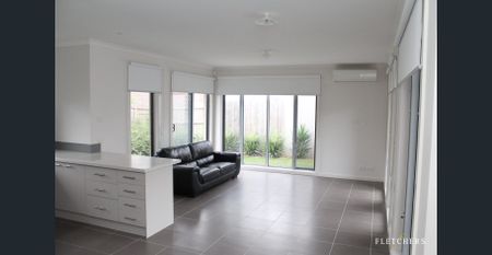 HEADLINE: Modern Townhouse with Style and Spacious Living Areas - Photo 2