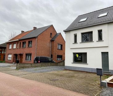 Ruime gerenoveerde en instapklare woning met 4 slpks en grote tuin ! - Foto 5