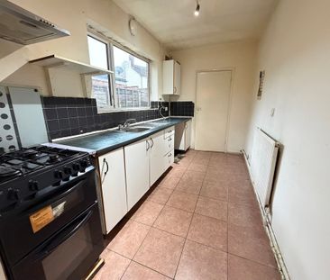 Hall Park Street, Bilston, Wolverhampton - Photo 5