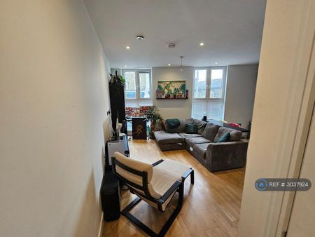 1 bedroom flat to rent - Photo 2