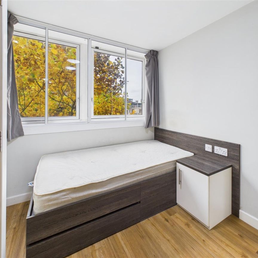 1 bedroom Studio flat to rent - Photo 1