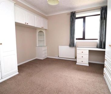 3 bedroom semi-detached house to rent - Photo 5