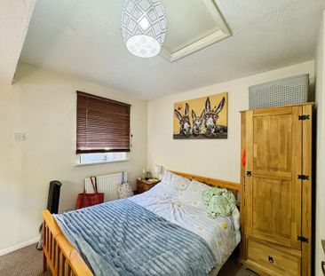1 bedroom semi-detached house to rent - Photo 2