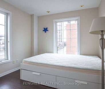 Yonge & Sheppard. Sunny, Large 3Bedrms 2 Baths & utilities incl. - Photo 4