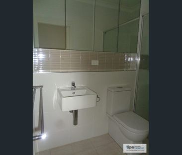 STUNNING TOWNHOUSE OPPOSITE THE BEACH - Photo 5