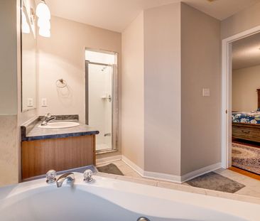 For Lease - 501 Lowe Lane, Milton, Ontario - Photo 3