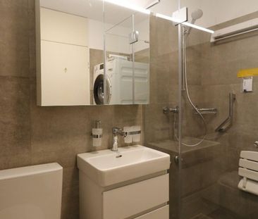 Helle, stilvolle und komplett renovierte 4.5 Zimmer-Wohnung - Photo 5