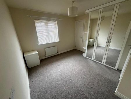 3 bedroom end of terrace house to rent - Photo 4