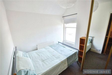 5 bedroom semi-detached house to rent - Photo 2