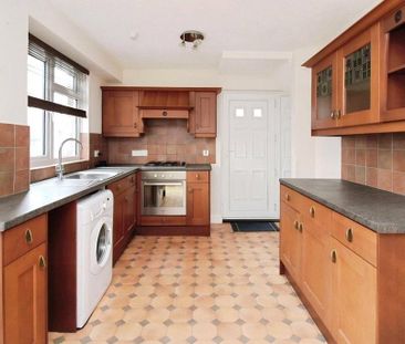 3 bedroom semi-detached house to rent - Photo 4