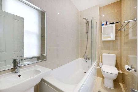 Spacious one bedroom apartment only 0.1 from Euston Square Underground Station - Photo 4