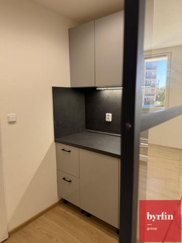 Pronájem bytu 1+kk 26 m2 - Fotografie 4