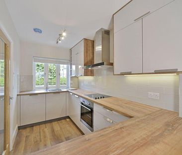 3 bedroom terraced house to rent - Photo 6