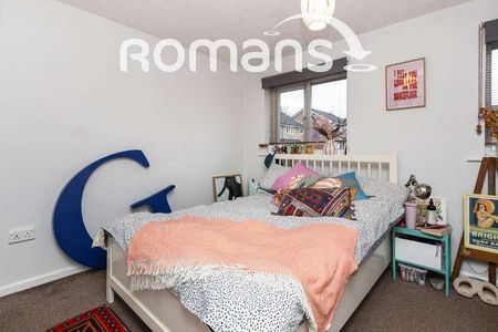 Chantry Mews, RG22 - Photo 2