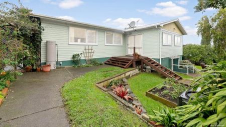 Family home in Manurewa - Photo 5