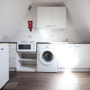 Madeley Road, London - Photo 2