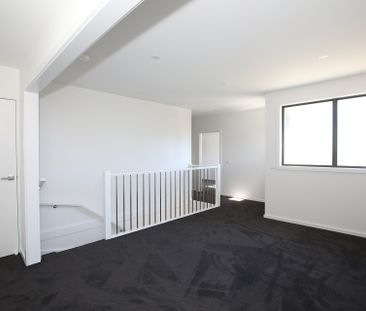 2/111 Willow Bend, Bulleen - Photo 5