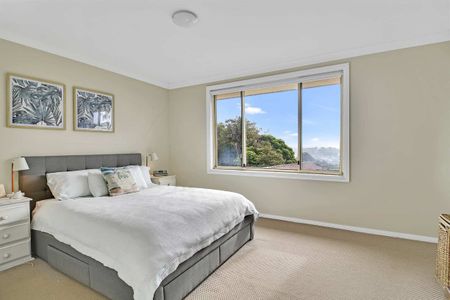 STUNNING TWO LEVEL TOWNHOUSE IN PRIME LOCATION - Photo 3