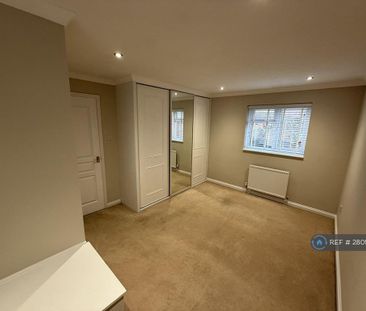 2 bedroom semi-detached house to rent - Photo 3