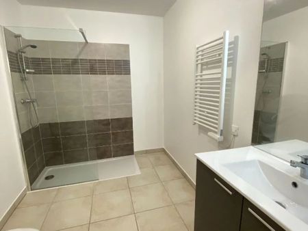 Location Appartement 1 pièces 24 m2 à Miramas - Photo 2