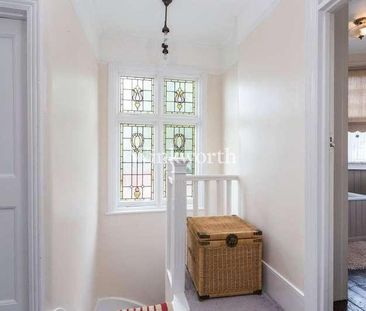 Riverway, Palmers Green, N13 - Photo 1