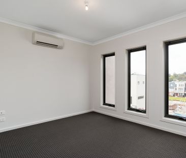 2 Toby Place, Mooroolbark - Photo 2