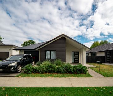 Modern Living in Hamilton East - Photo 2