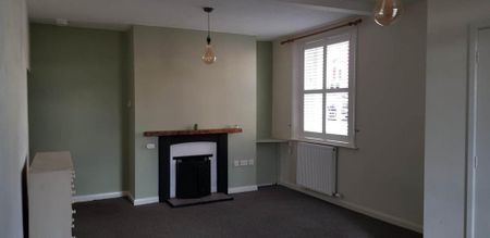 2 bedroom end of terrace house to rent - Photo 2