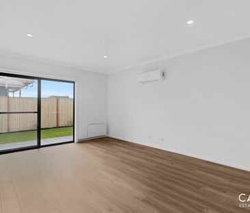 2 Sanctum Parade, Cranbourne West - Photo 2