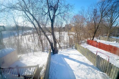 For Lease - 22 Berkindale Court, Brampton, Ontario - Photo 5