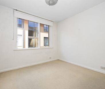 Charming, Secure One-Bedroom Apartment in a Prime Lifestyle Location - Photo 1
