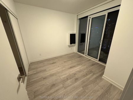 159 Wellesley Street E #3001 - Photo 2