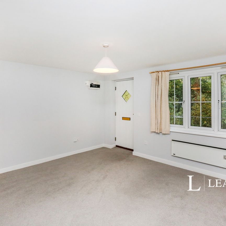 1 bedroom apartment to rent Park Mews, Park Gate, SO31 - Photo 1