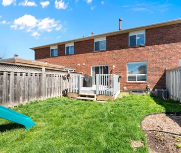 For Lease - 4 Weymouth Road, Barrie, Ontario - Photo 2