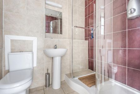 2 bedroom flat to rent - Photo 5