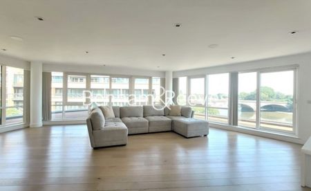 3 Bedroom flat to rent in Kew Bridge Road, Brentford, TW8 - Photo 2