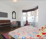 9 bed Detached - To Let - Photo 4