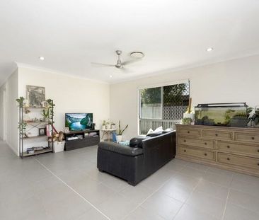 33 Solana Circuit - Photo 1