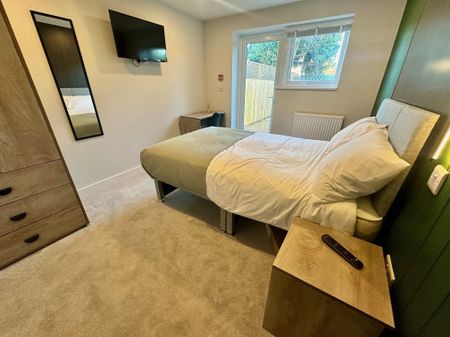 Highfield Road, Bournemouth - Photo 2