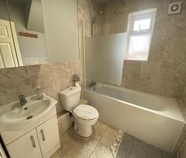 1 bedroom in a house share to rent - Photo 5