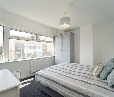 5 bedroom semi-detached house to rent - Photo 5