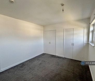 2 bedroom end of terrace house to rent - Photo 5