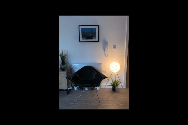 Room in a Shared Flat, Oldfield Road, M5 - Photo 1