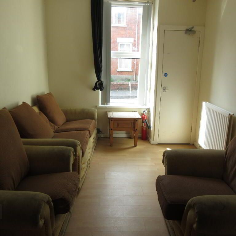 All Bedrooms Upstairs, 25 Agincourt Street, Queens Quarter, Belfast, BT7 1RB - Photo 1