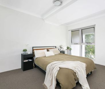 Townhouse Style Living - Photo 3