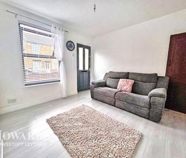 3 bedroom terraced house to rent - Photo 5